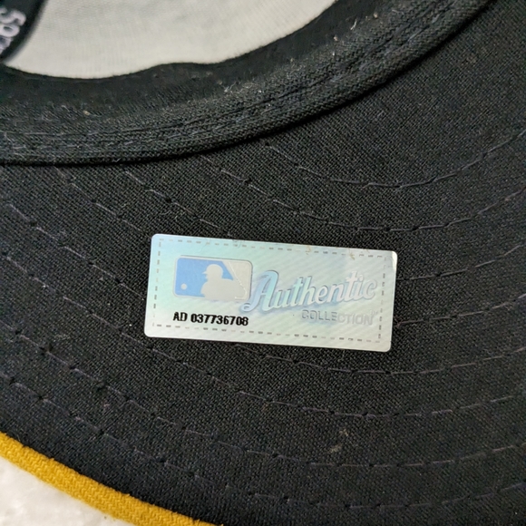 NWT. Authentic 59Fifty baseball cap OAKLAND As. Looks like it's been signed. - Picture 9 of 15